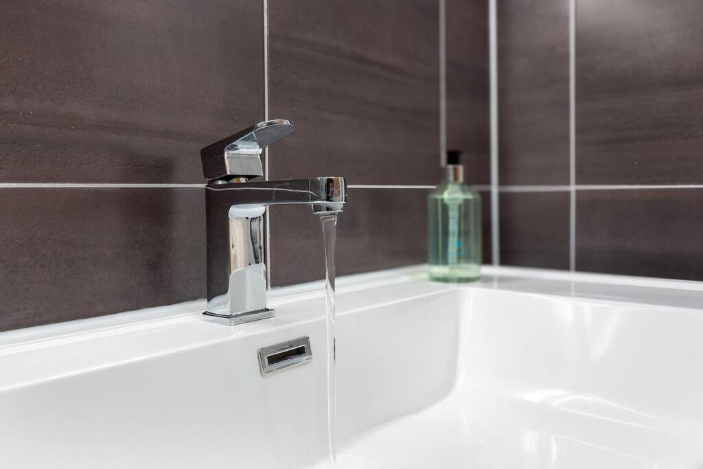 The Stylish 3-Bedroom Maisonette Retreat Стерлинг Экстерьер фото