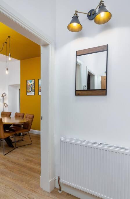 The Stylish 3-Bedroom Maisonette Retreat Стерлинг Экстерьер фото