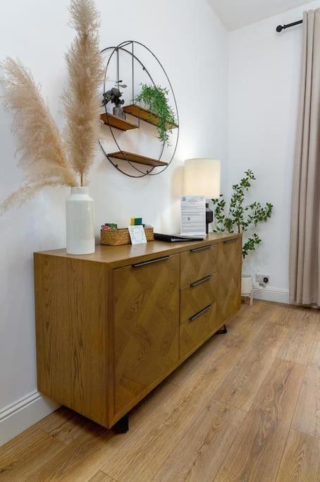 The Stylish 3-Bedroom Maisonette Retreat Стерлинг Экстерьер фото